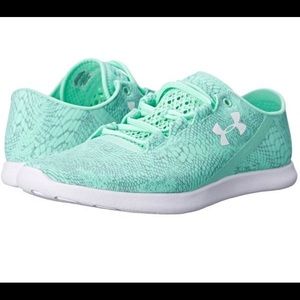 Women’s Under Armour speedform studiolux shoe